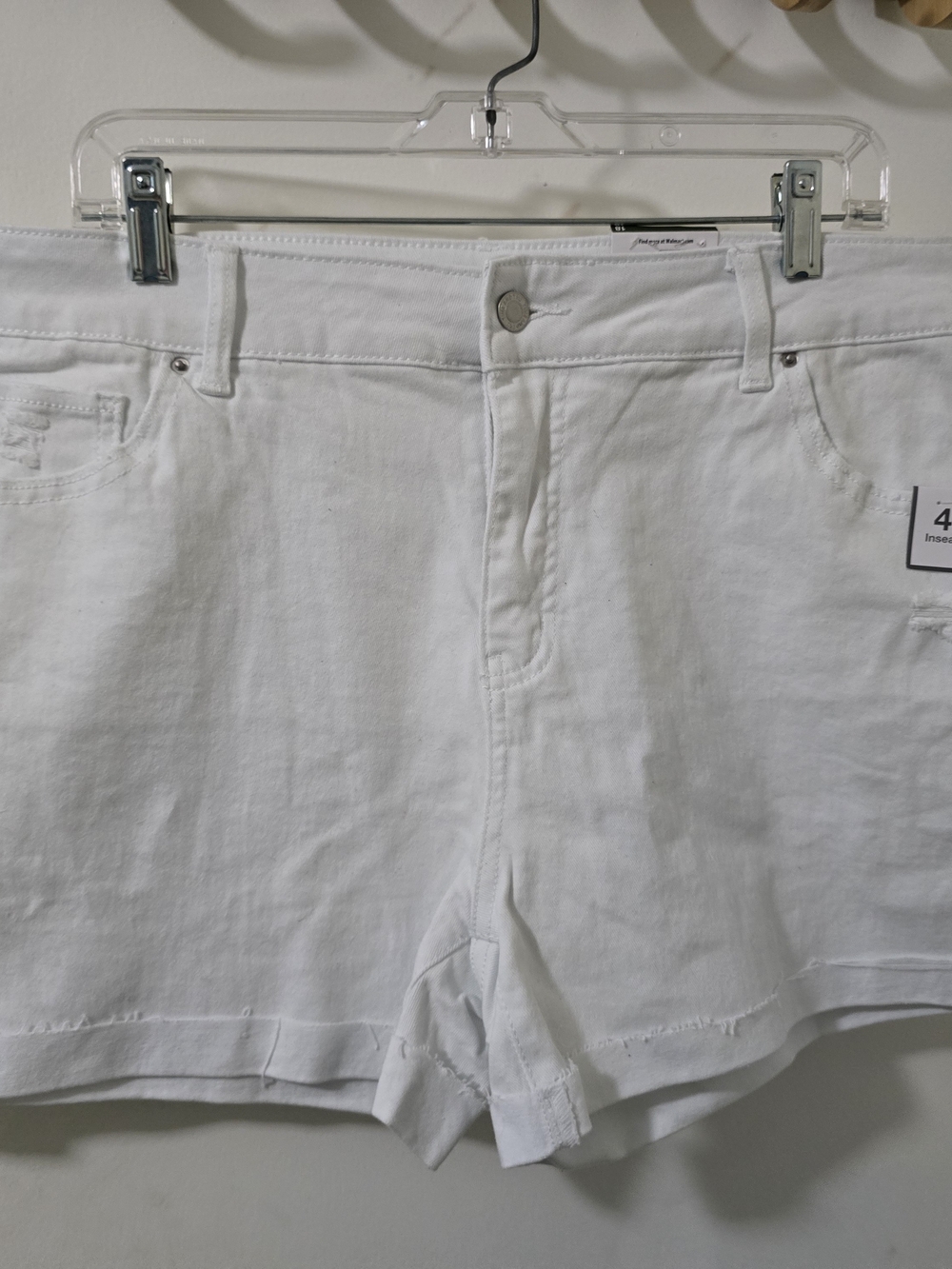 ☀️ NWT Time and Tru White Denim Cuffed Shorts ☀️